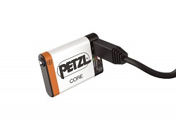 PETZL Core - nabíjení přes USB